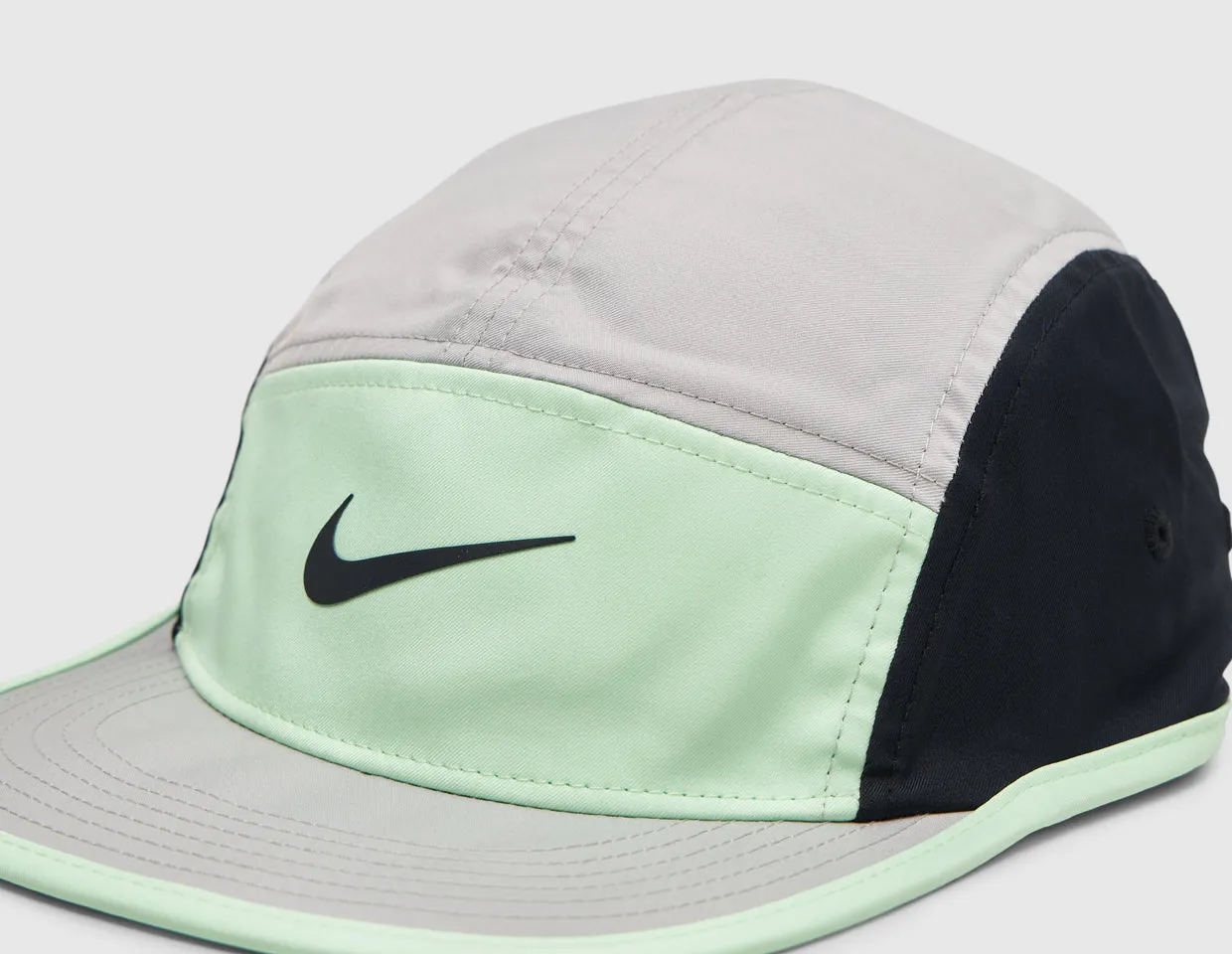 Nike Dri-FIT Fly Unstructured Swoosh Cap Light Iron Ore / Vapor Green - Black