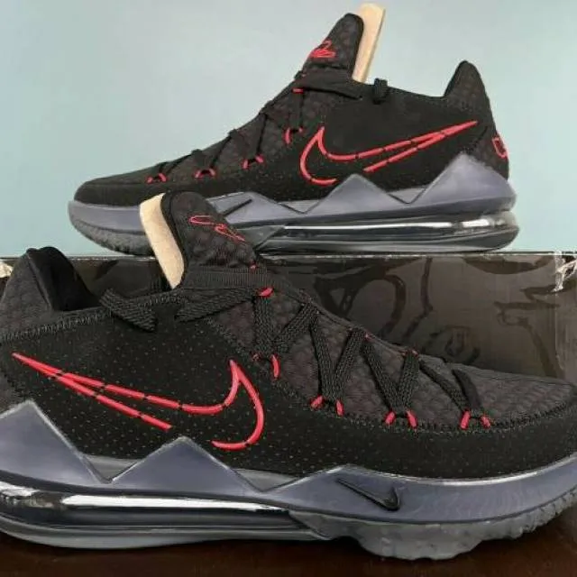 Nike LeBron 17 Low Bred