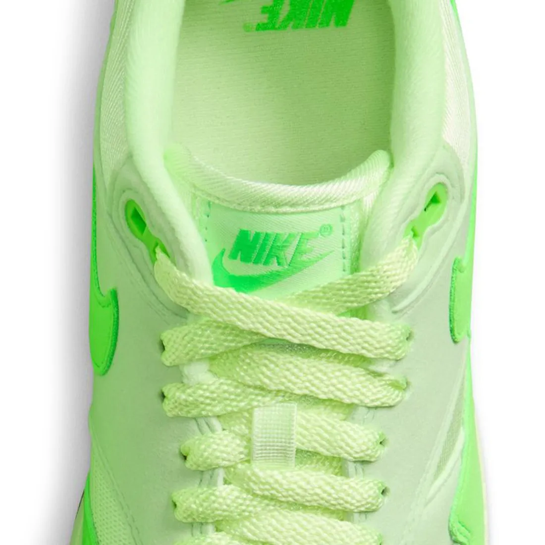 Nike Women W Nike Air Max 1 '87 (vapor green / green strike-barely volt)